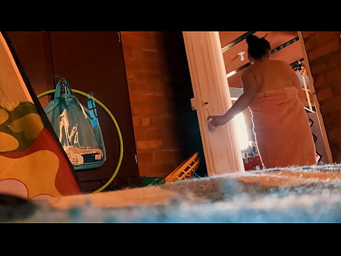 ❤️ Nwanne nna m na-eso m banye na mmiri ịsa ahụ, ọ na-akparị m ka m na-asa ahụ. Ihe gba ọtọ  ️❤